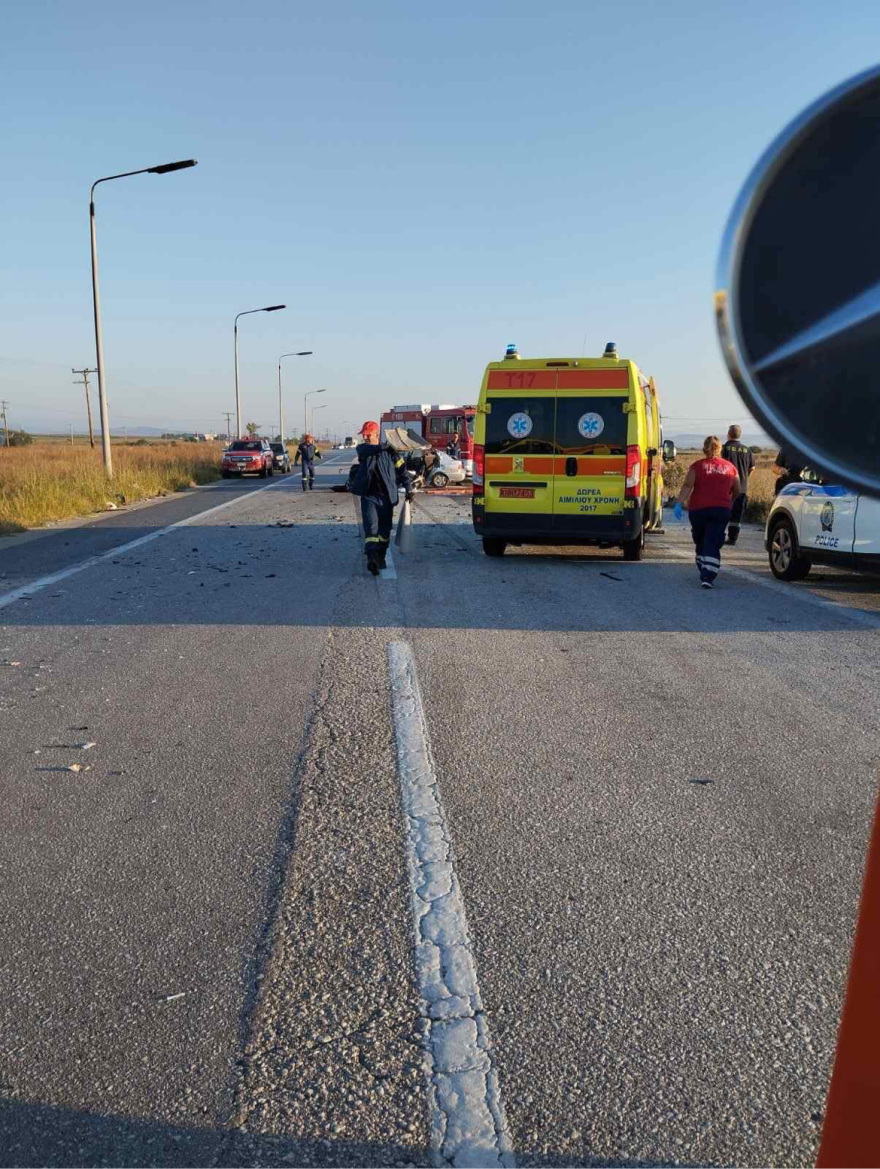 Τροχαίο στην Αθηνών – Ευζώνων: Τέσσερις νεκροί από τη σύγκρουση λεωφορείου με δύο αυτοκίνητα - Εικόνες σοκ