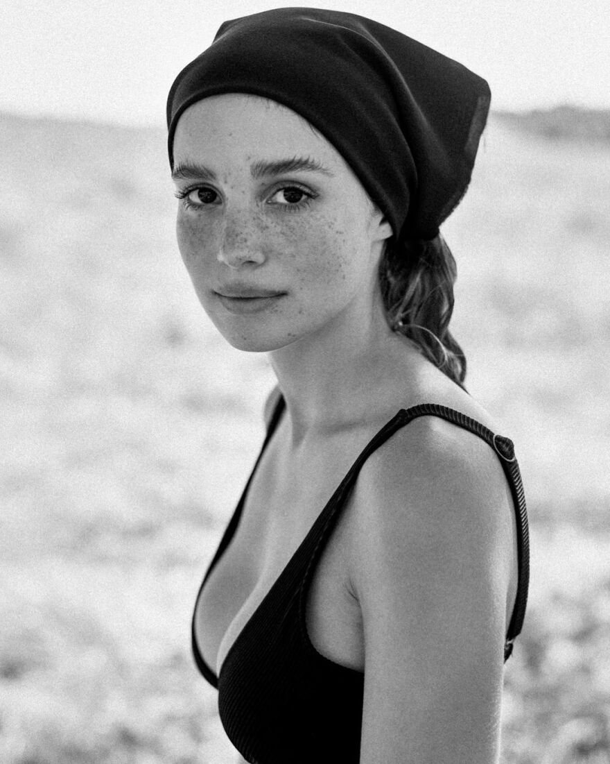 Άλμπα Μπαπτίστα: Ποια είναι η ηθοποιός που έβγαλε τον Κρις Έβανς από το «κλαμπ των εργένηδων»