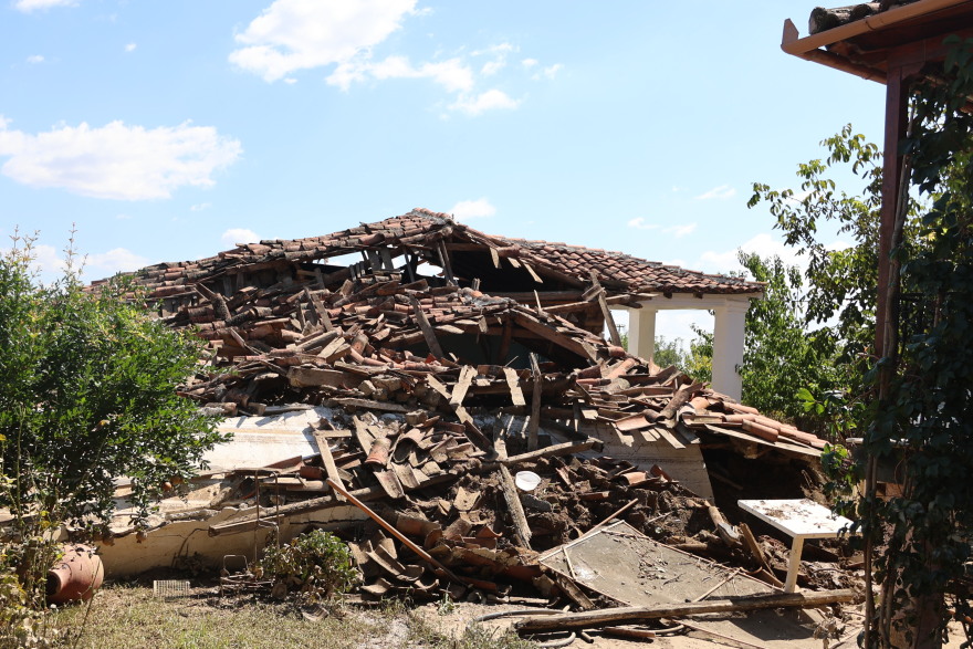 Κακοκαιρία Daniel: Αποκαρδιωτικές εικόνες από τον θεσσαλικό κάμπο - Μία βδομάδα στα λασπόνερα