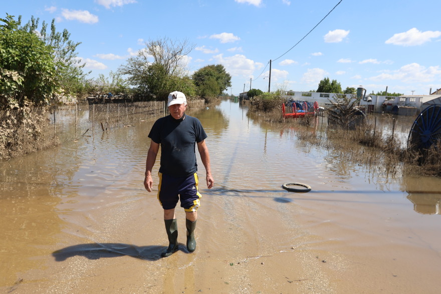 Κακοκαιρία Daniel: Αποκαρδιωτικές εικόνες από τον θεσσαλικό κάμπο - Μία βδομάδα στα λασπόνερα