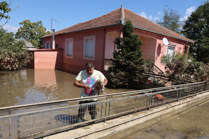 Κακοκαιρία Daniel: Αποκαρδιωτικές εικόνες από τον θεσσαλικό κάμπο - Μία βδομάδα στα λασπόνερα