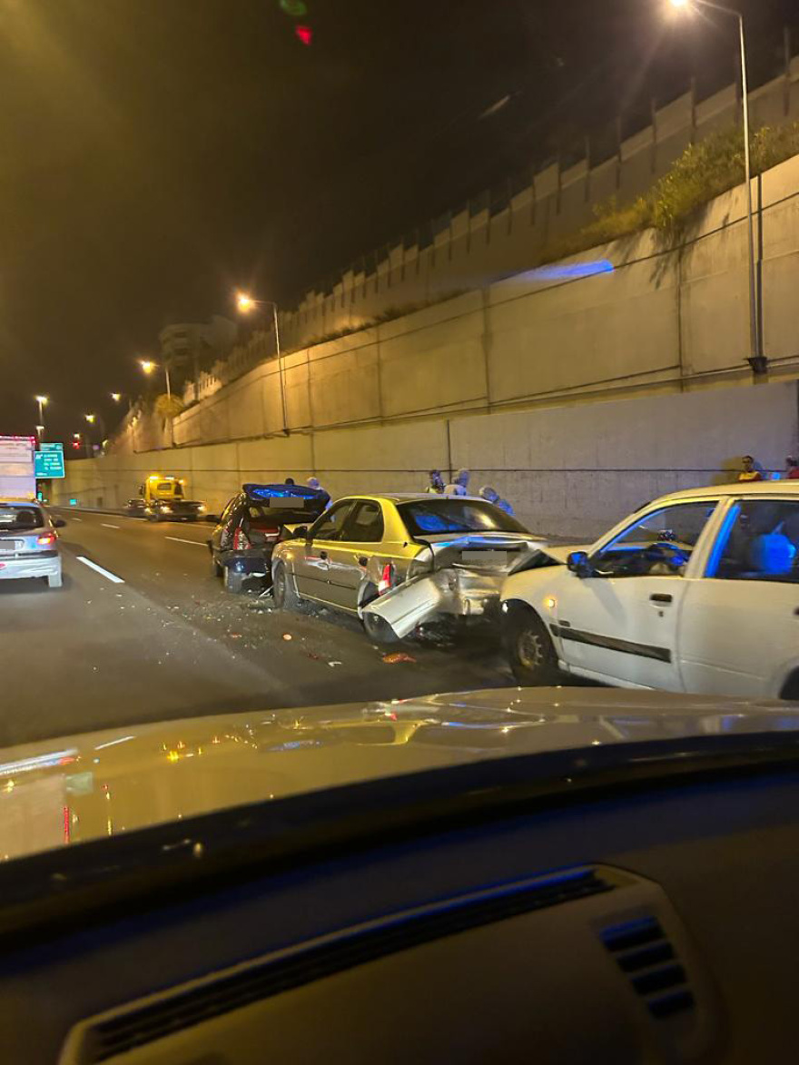 Τροχαίο στην Αττική Οδό - Σύγκρουση οχημάτων στο ύψος Ηρακλείου στο ρεύμα προς αεροδρόμιο