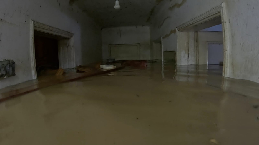 Κακοκαιρία Daniel: Αργεί να έρθει η επόμενη μέρα - «Ποτάμι» η εθνική οδός, στις λάσπες τα χωριά του κάμπου