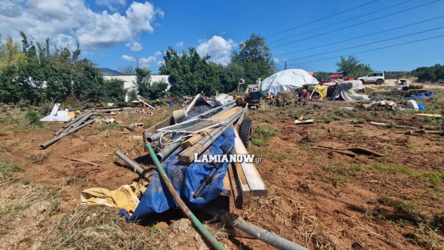 Κακοκαιρία Daniel - Λαμία: Προσαγωγή on camera ζεύγους πλημμυροπαθών που εμπόδιζαν τα έργα αποκατάστασης