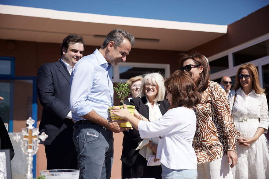 Κυριάκος Μητσοτάκης: Σε αγιασμό σχολείου στην Παλαγία Αλεξανδρούπολης - Το μήνυμα προς τους μαθητές