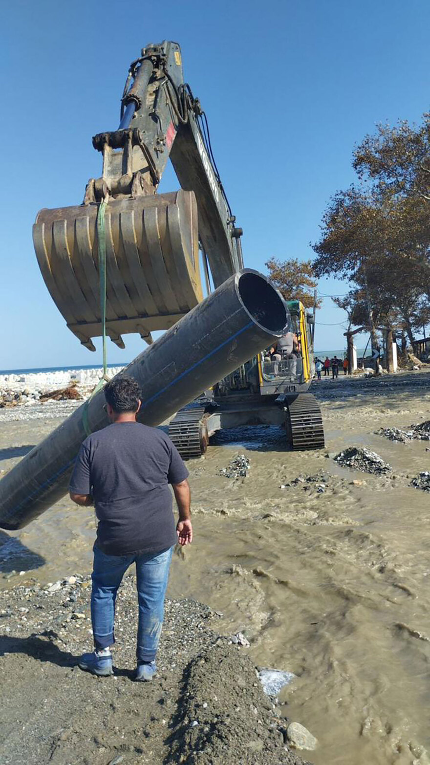 Πλημμύρες στη Θεσσαλία: Πυρετώδεις εργασίες από στρατό και περιφέρεια στο οδικό δίκτυο του Πηλίου