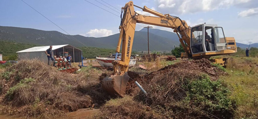 Πλημμύρες στη Θεσσαλία: Πυρετώδεις εργασίες από στρατό και περιφέρεια στο οδικό δίκτυο του Πηλίου