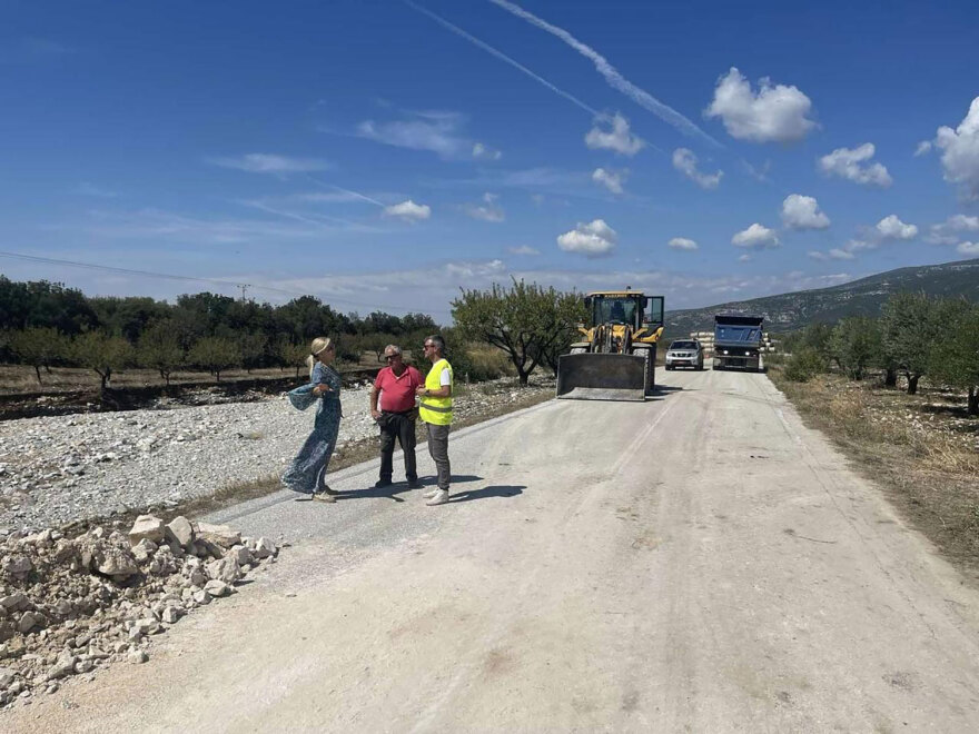 Πλημμύρες στη Θεσσαλία: Πυρετώδεις εργασίες από στρατό και περιφέρεια στο οδικό δίκτυο του Πηλίου