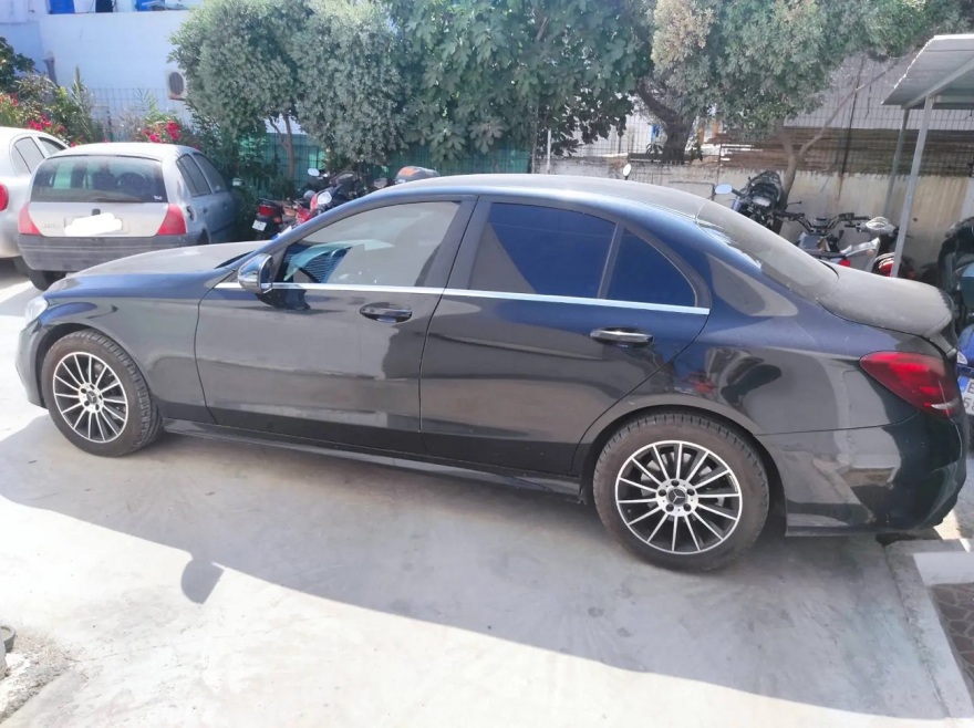 Σαντορίνη: Ο «Νοvi», ο «Αμίγκο» και η εταιρεία αυτοκινήτων - Πώς εξαρθρώθηκαν δύο σπείρες που διοχέτευαν ναρκωτικά