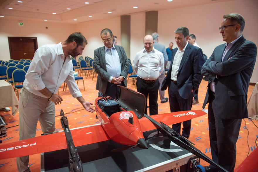 Με επιτυχία η πρώτη πιλοτική πτήση αποστολής ιατροφαρμακευτικού υλικού με drone από την ACS 