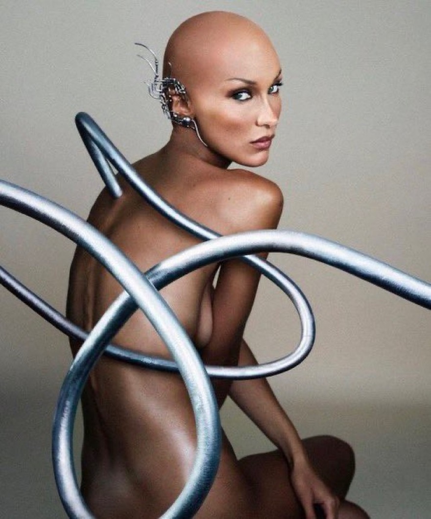 Μπέλα Χαντίντ: Αγνώριστη και… φαλακρή η 26χρονη καλλονή