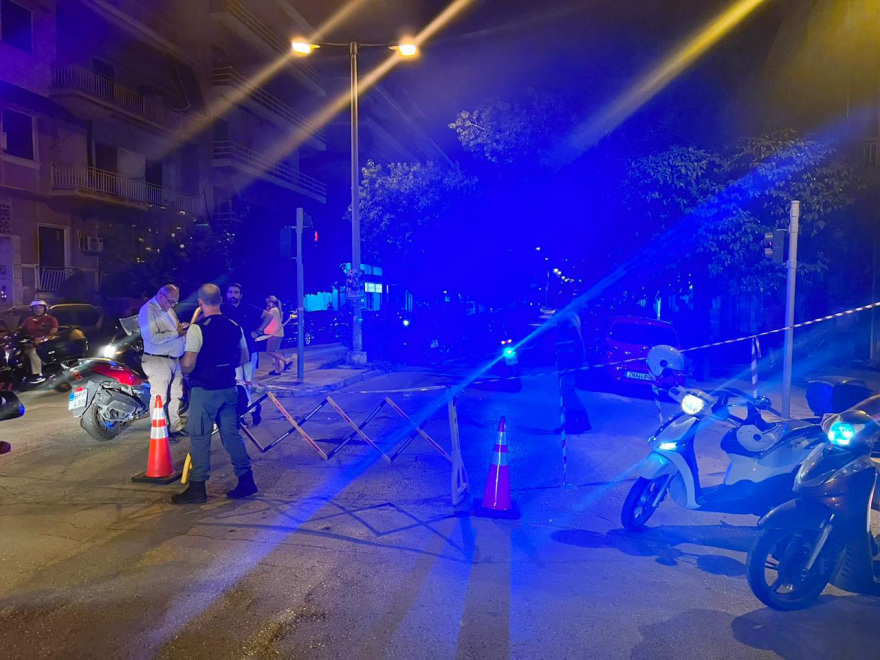 Καθίζηση στο οδόστρωμα της οδού Σκρα στην Καλλιθέα – Διακόπηκε η κυκλοφορία