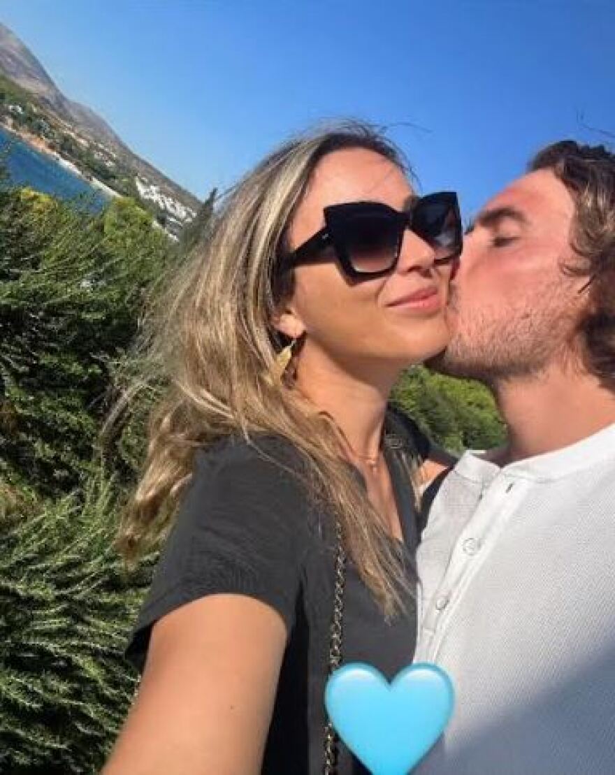 Πάουλα Μπαντόσα: «Ξετρελαμένη» με την Αθήνα η κοπέλα του Τσιτσιπά - Φωτογραφίες 