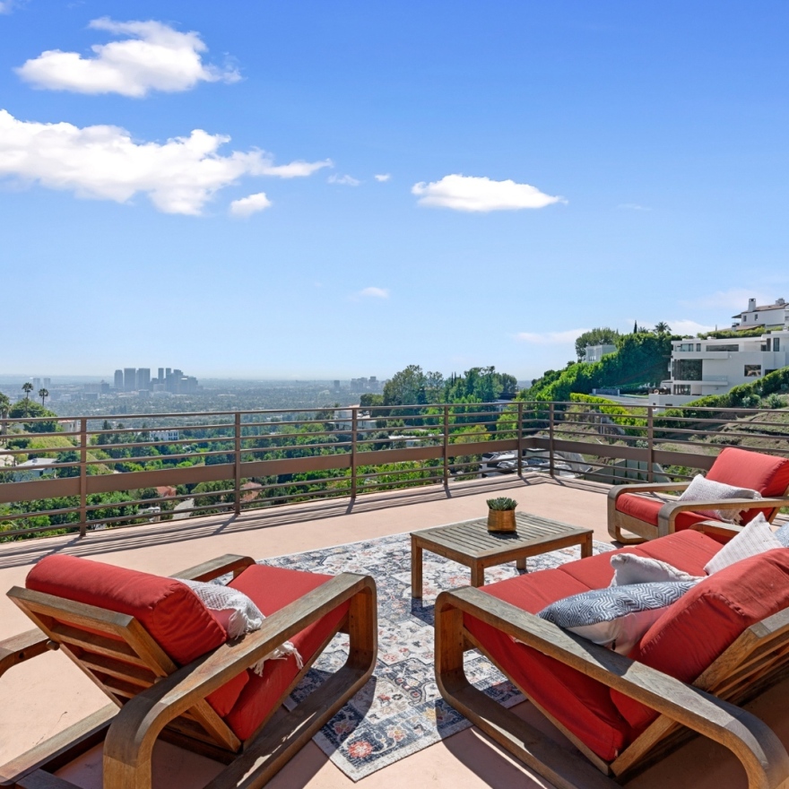  Γκρέτα Γκάρμπο: Η πολυτελής κατοικία της στο Μπέβερλι Χιλς πωλείται σε μειωμένη τιμή