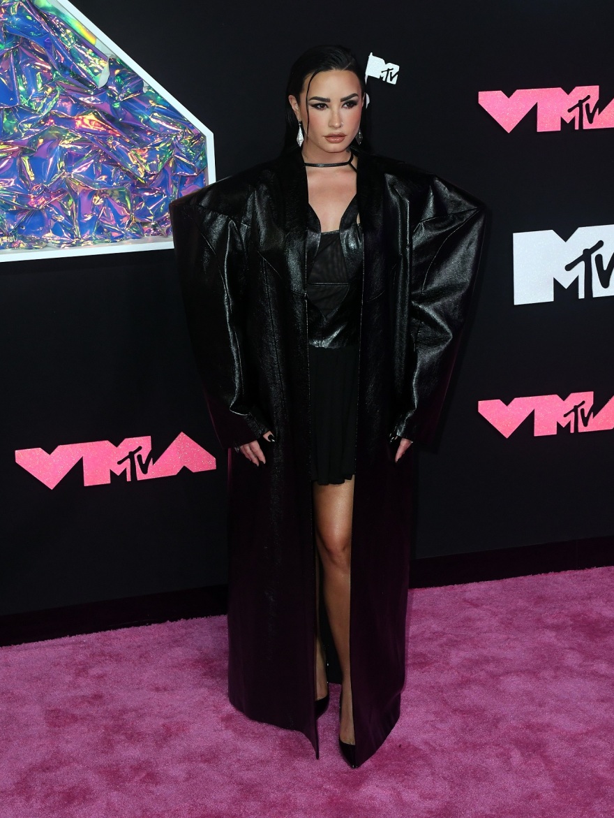 MTV VMAS 2023: Οι εμφανίσεις που «έκλεψαν» την παράσταση στα βραβεία μουσικής