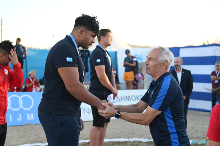 Παράκτιοι αγώνες: Επτά μετάλλια η Ελλάδα στην πάλη, δεύτερη θέση η εθνική μπιτς χάντμπολ των γυναικών