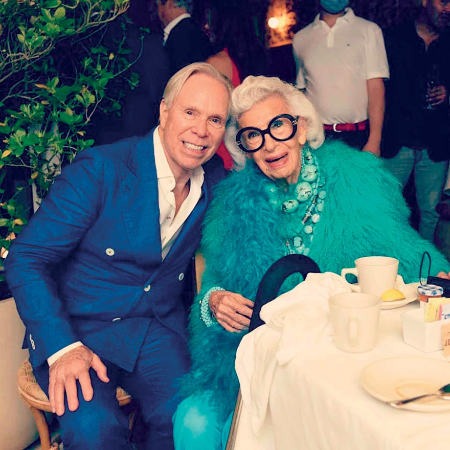 Η Άϊρις Άπφελ συμπλήρωσε 102 χρόνια ζωής: Η φάρμα, η επιτυχία και η αγαπημένη της συνήθεια