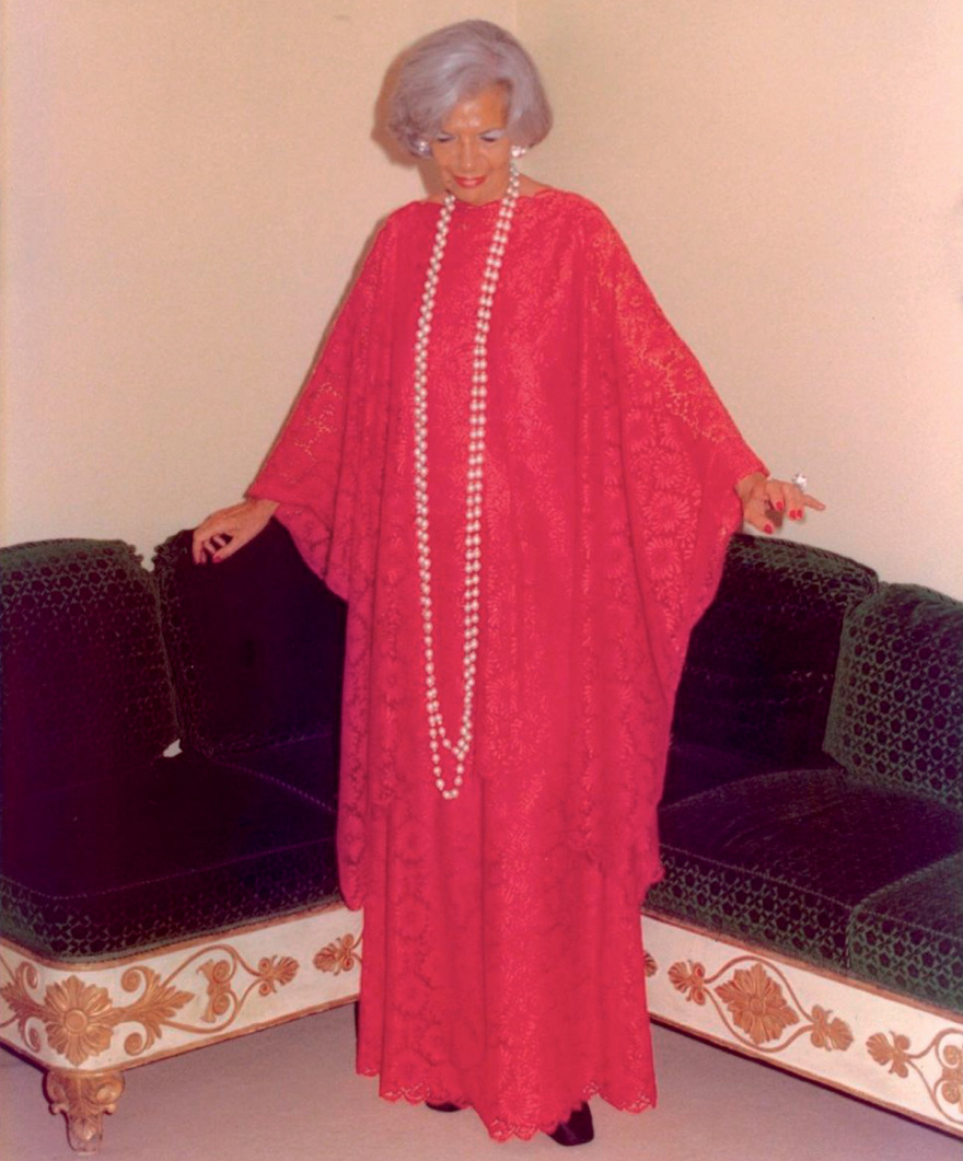 Η Άϊρις Άπφελ συμπλήρωσε 102 χρόνια ζωής: Η φάρμα, η επιτυχία και η αγαπημένη της συνήθεια