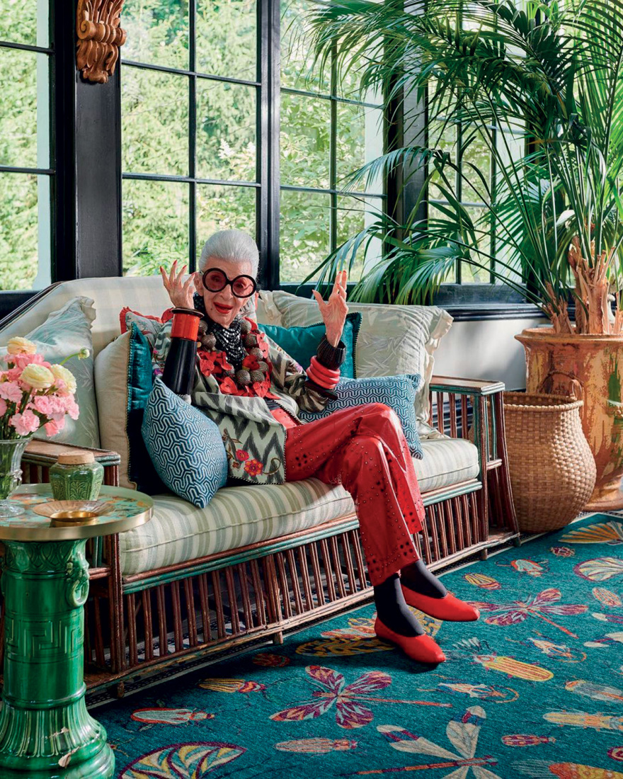 Η Άϊρις Άπφελ συμπλήρωσε 102 χρόνια ζωής: Η φάρμα, η επιτυχία και η αγαπημένη της συνήθεια