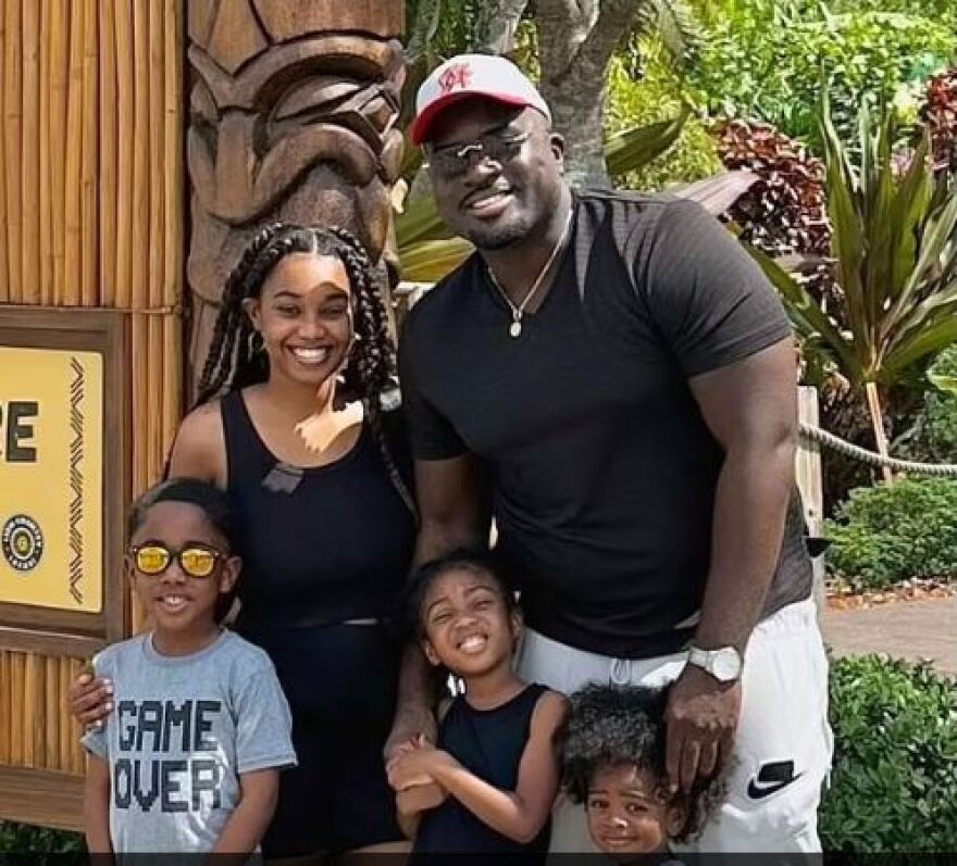 ΗΠΑ: 30χρονη θήλασε εκτός από τα τρία παιδιά της και τον άντρα της 