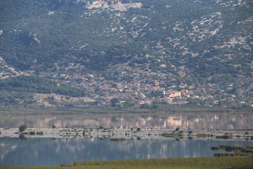 Θεσσαλία: Ανεβαίνει επικίνδυνα η στάθμη νερού στη λίμνη Κάρλα, φόβοι για νέο πλημμυρικό φαινόμενο