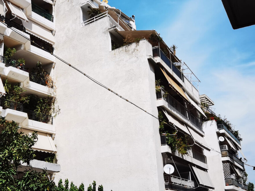 Συναγερμός στην ΕΛΑΣ: Συνελήφθη ο ένοπλος που ταμπουρώθηκε στο διαμέρισμά του στου Ζωγράφου και πυροβολούσε στον αέρα