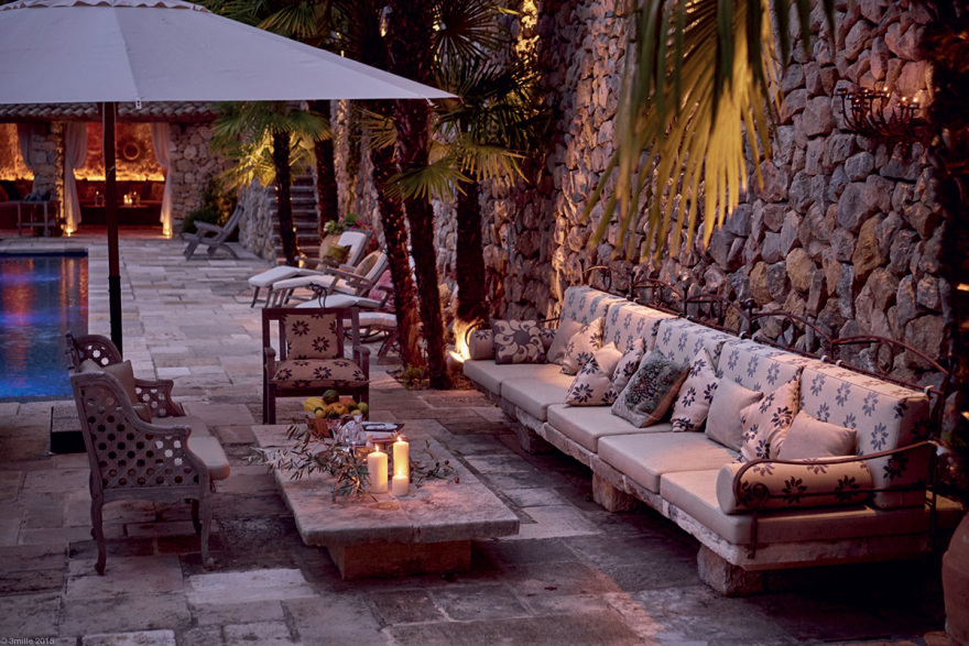 Les Moulins du Villars: Η μεσαιωνική έπαυλη της αδικοχαμένης Γκρέις Κέλι πωλείται για… μόνο 11,5 εκατ. ευρώ (φωτογραφίες)