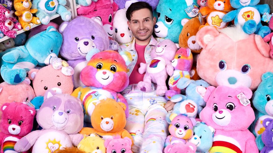 Ρεκόρ Γκίνες: Η μεγαλύτερη αφάνα, ο πιο μεγάλος ταύρος, τα περισσότερα φλεγόμενα χούλα χουπ και η 73χρονη Ninja Warrior