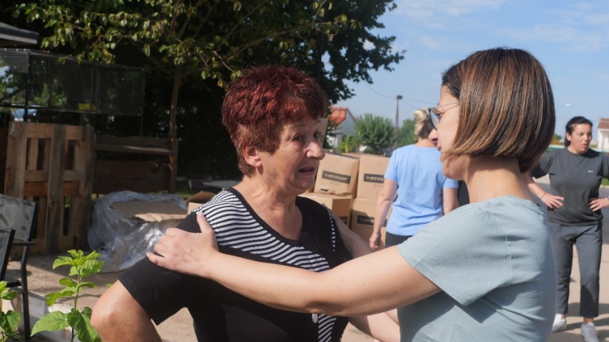 Θεσσαλία: Υπουργείο Υγείας και ΕΛ.ΑΣ. μοιράζουν εξοπλισμό προστασίας στους κατοίκους