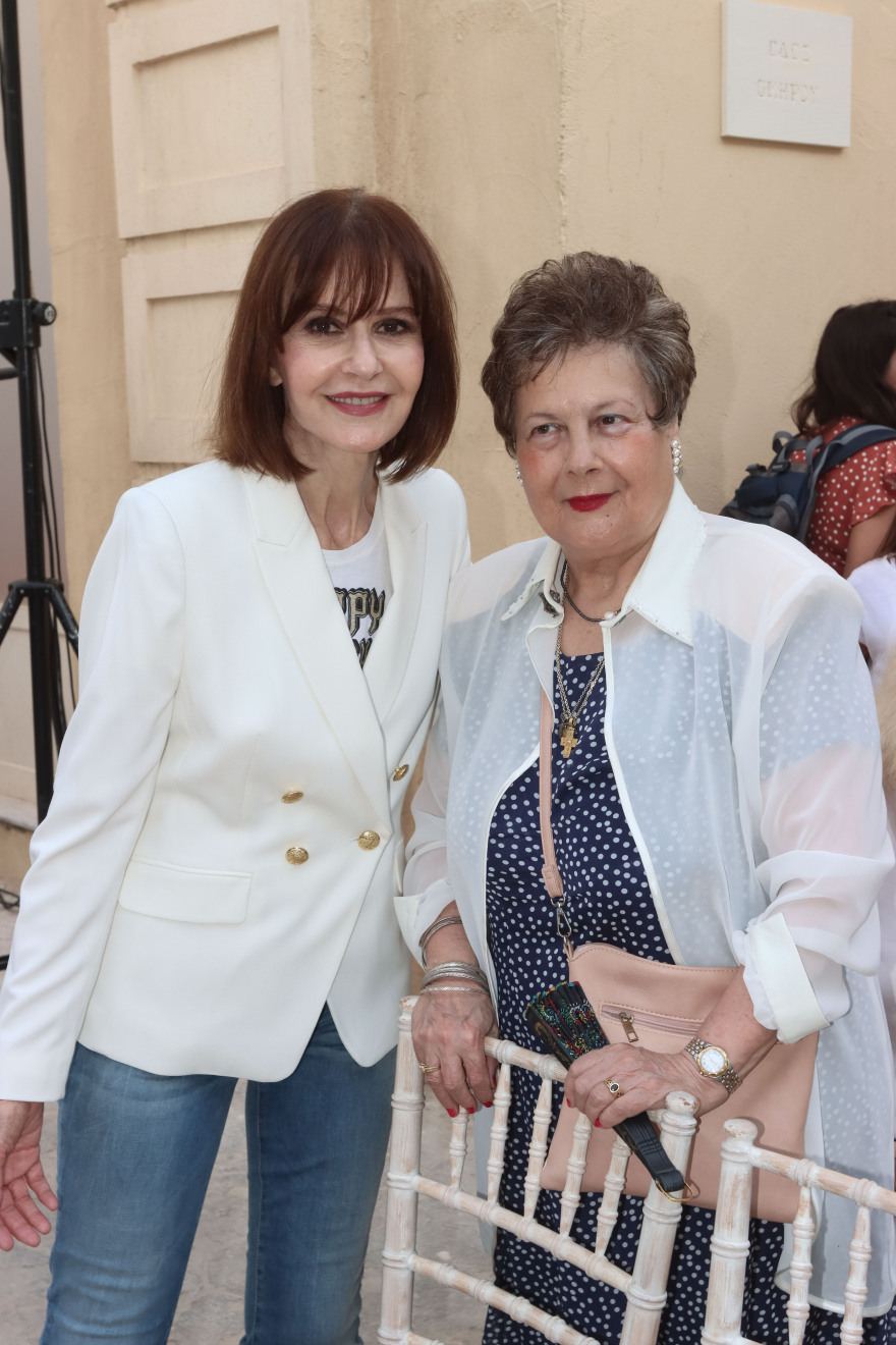 Πανθέοι: Φωτογραφίες από τη συνάντηση των συντελεστών λίγο πριν την πρεμιέρα 