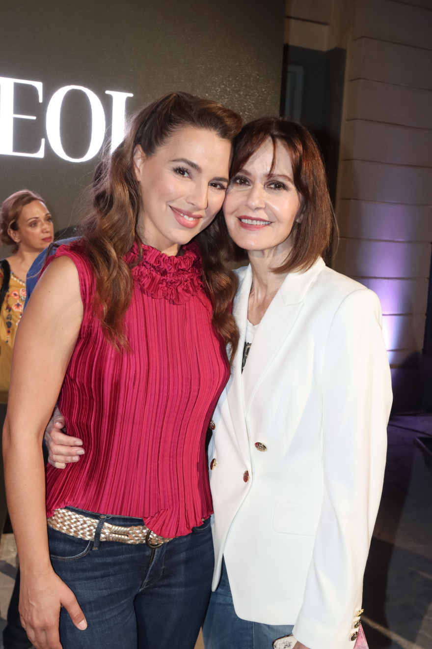 Πανθέοι: Φωτογραφίες από τη συνάντηση των συντελεστών λίγο πριν την πρεμιέρα 