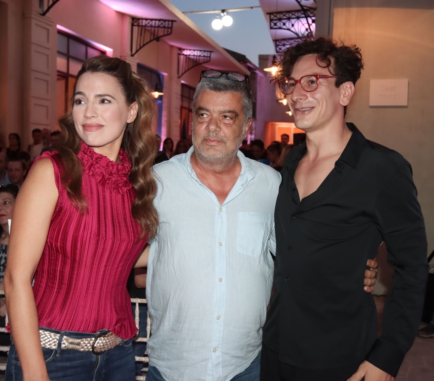 Πανθέοι: Φωτογραφίες από τη συνάντηση των συντελεστών λίγο πριν την πρεμιέρα 