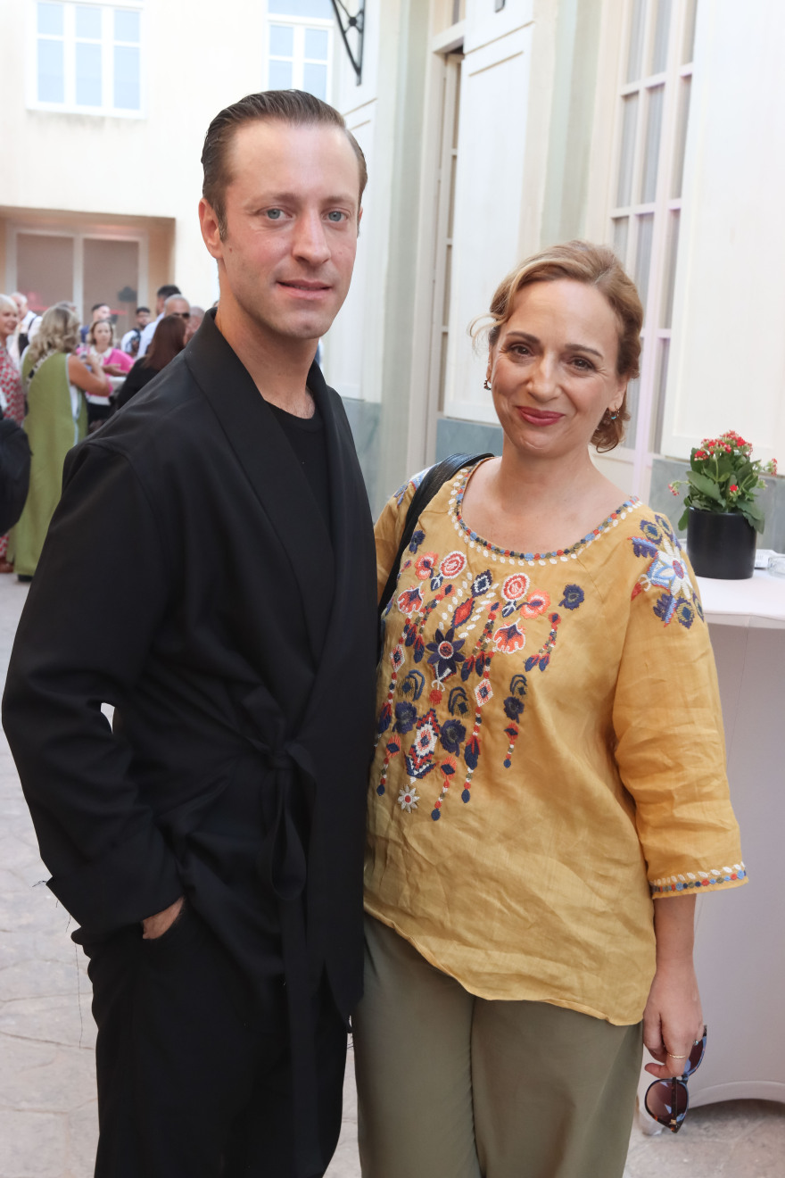 Πανθέοι: Φωτογραφίες από τη συνάντηση των συντελεστών λίγο πριν την πρεμιέρα 