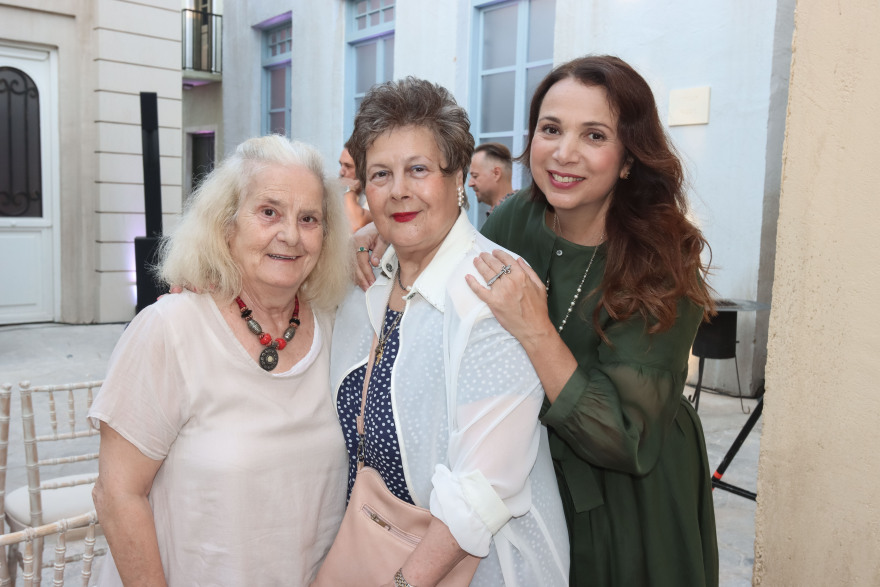 Πανθέοι: Φωτογραφίες από τη συνάντηση των συντελεστών λίγο πριν την πρεμιέρα 