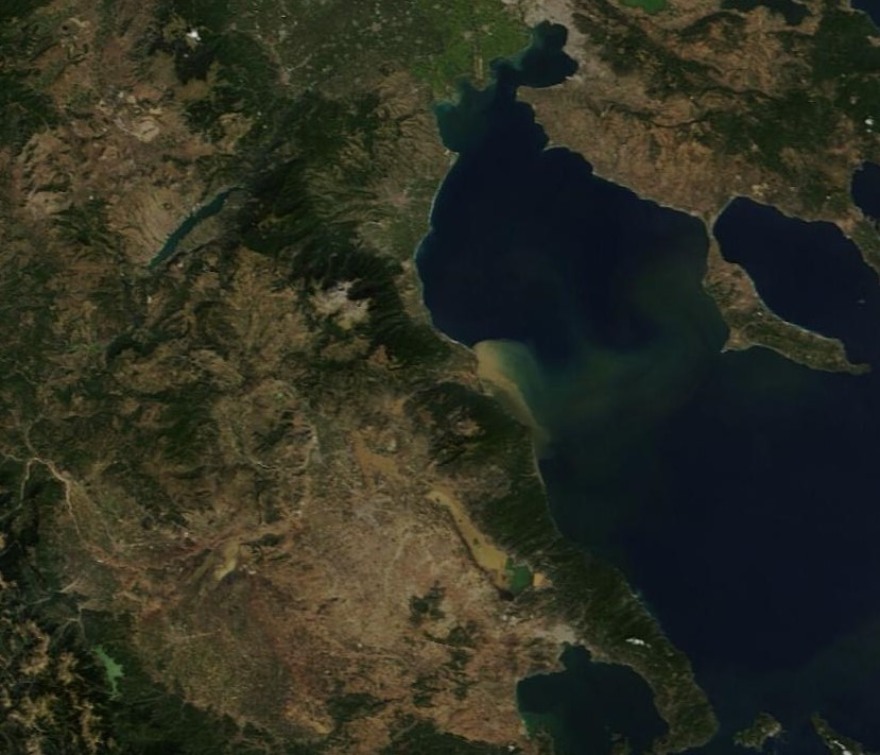 Η λάσπη από τη Θεσσαλία έφτασε μέχρι τις ακτές της Χαλκιδικής - Δείτε φωτογραφία