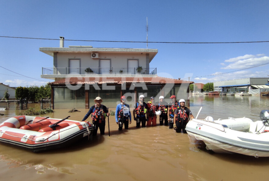 Κακοκαιρία «Daniel»: Άνδρες της 3ης ΕΜΑΚ διέσωσαν παραπληγικό αγόρι - Δείτε συγκλονιστικό βίντεο και φωτογραφίες