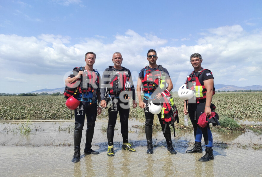 Κακοκαιρία «Daniel»: Άνδρες της 3ης ΕΜΑΚ διέσωσαν παραπληγικό αγόρι - Δείτε συγκλονιστικό βίντεο και φωτογραφίες