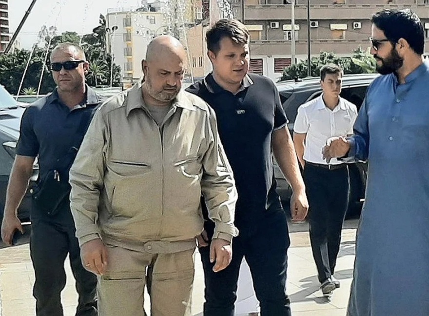 Ρωσία: Εμφάνιση στην Αλγερία του «εξαφανισμένου» στρατηγού Σουροβίκιν