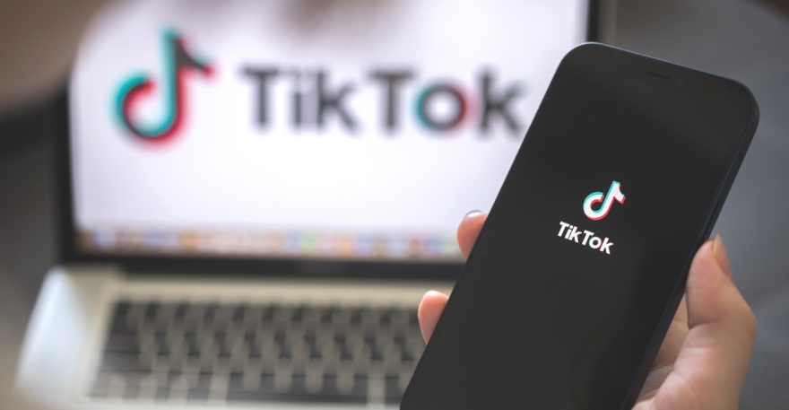 Live καβγάδες στο TikTok με likes, έπαθλα χιλιάδων ευρώ και ανήλικους θεατές - Έρευνες της ΑΑΔΕ για διαφυγόντα κέρδη από τον τζόγο Live καβγάδες στο TikTok με likes, έπαθλα χιλιάδων ευρώ και ανήλικους θεατές - Έρευνες της ΑΑΔΕ για διαφυγόντα κέρδη από τον τζόγο