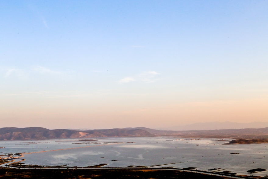 Κακοκαιρία Daniel: Απέραντη λίμνη ο θεσσαλικός κάμπος - Εικόνες που κόβουν την ανάσα