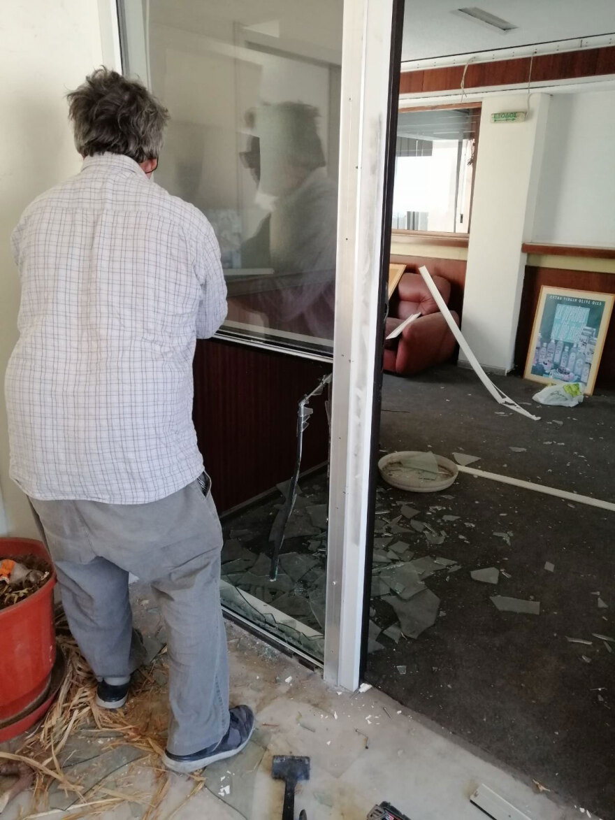 Το μυστήριο με τους 6 κλεμμένους πίνακες της Ελαιουργικής, αξίας εκατ. ευρώ! Το πάρτι που έφερε το λουκέτο στον μεγαλύτερο συνεταιρισμό