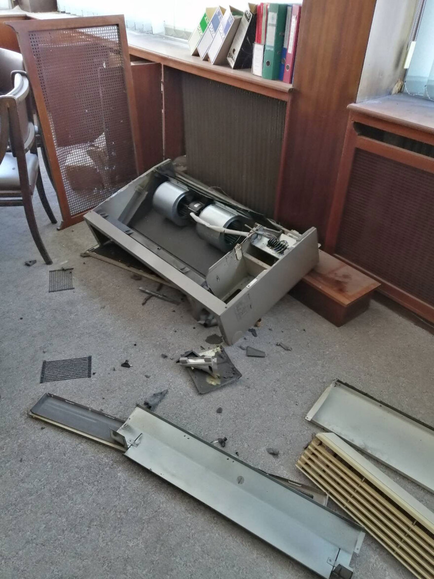 Το μυστήριο με τους 6 κλεμμένους πίνακες της Ελαιουργικής, αξίας εκατ. ευρώ! Το πάρτι που έφερε το λουκέτο στον μεγαλύτερο συνεταιρισμό