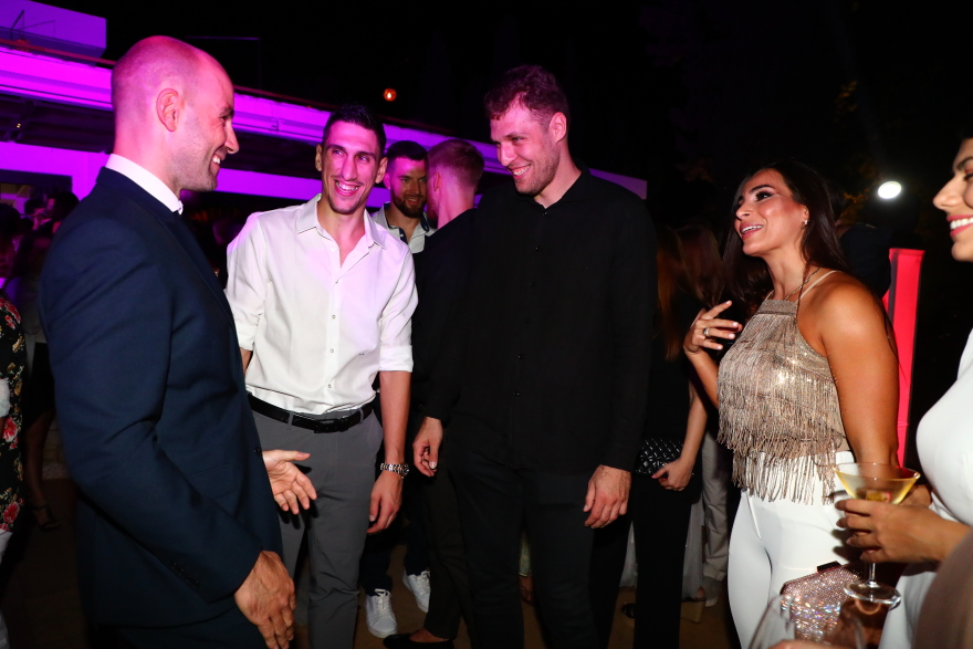 Λάμψη «αστέρων» στο gala προς τιμήν του Βασίλη Σπανούλη - Δείτε φωτογραφίες 