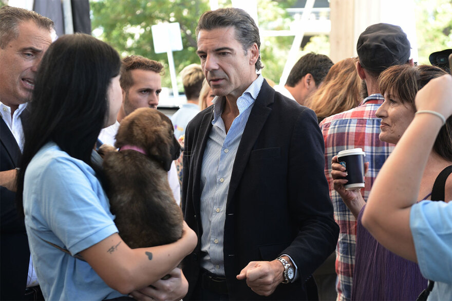 Ο Νίκος Χαρδαλιάς στην 11η Ημέρα Υιοθεσίας του Pet City - Topetmou.gr στηρίζει την προσπάθεια να βρεθεί σπίτι για κάθε αδέσποτο