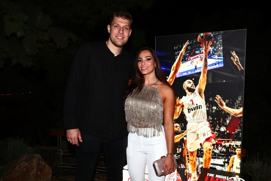 Σπανούλης: Η στιγμή που βλέπει τον Βεζένκοβ στο gala του και παθαίνει ... πλάκα! - Βίντεο 