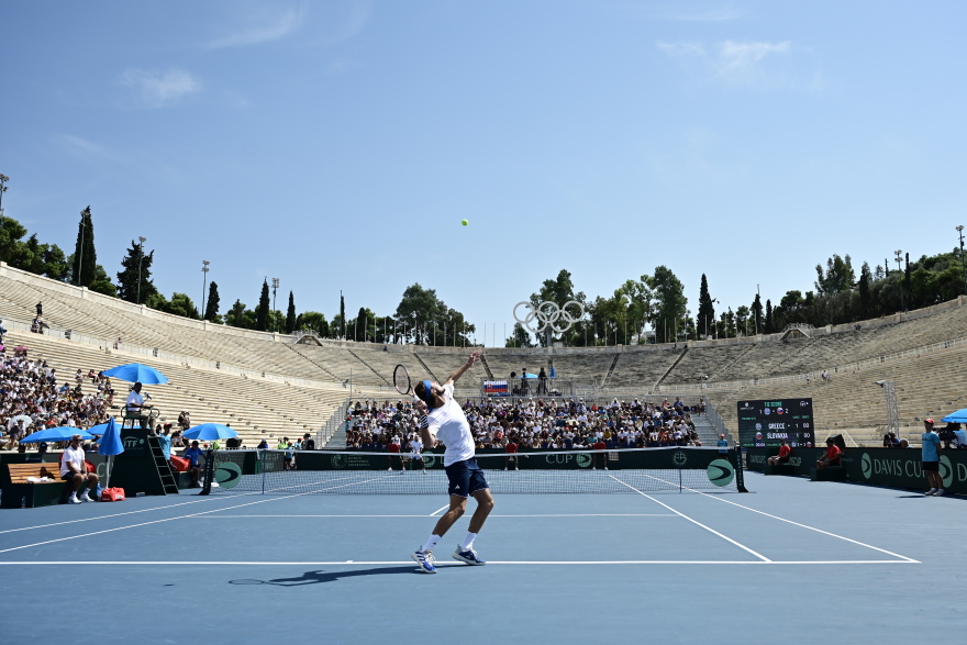 Davis Cup, Τσιτσιπάς - Μόλτσαν 2-1: Έχασε ο Στέφανος, αποκλείστηκε η Ελλάδα από τη Σλοβακία - Βίντεο 