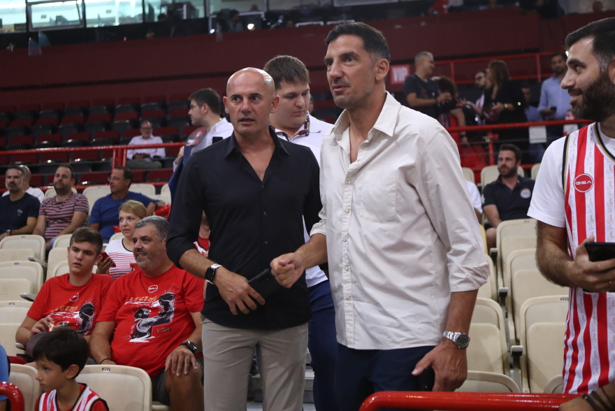 Δάκρυσε ο Σπανούλης - Η θρυλική φανέλα  με το Νο7 στον ουρανό του ΣΕΦ - «Αφιερώνω την καριέρα στον πατέρα μου που έχασα στα 15» - Βίντεο