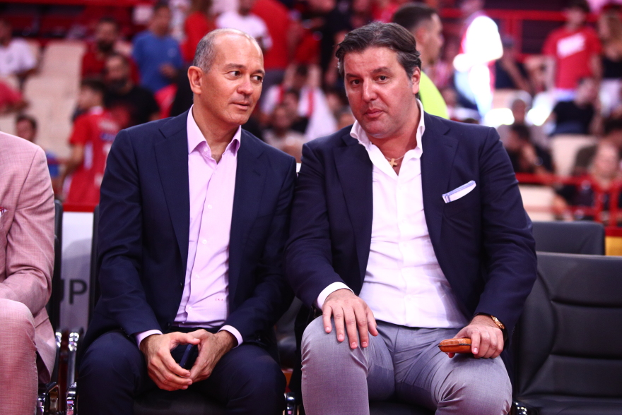 Δάκρυσε ο Σπανούλης - Η θρυλική φανέλα  με το Νο7 στον ουρανό του ΣΕΦ - «Αφιερώνω την καριέρα στον πατέρα μου που έχασα στα 15» - Βίντεο