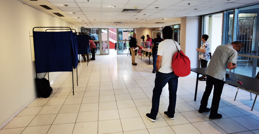 ΣΥΡΙΖΑ: Ψηφίζουν για νέο πρόεδρο - Μεγάλη συμμετοχή, πάνω από 20% είναι νέα μέλη