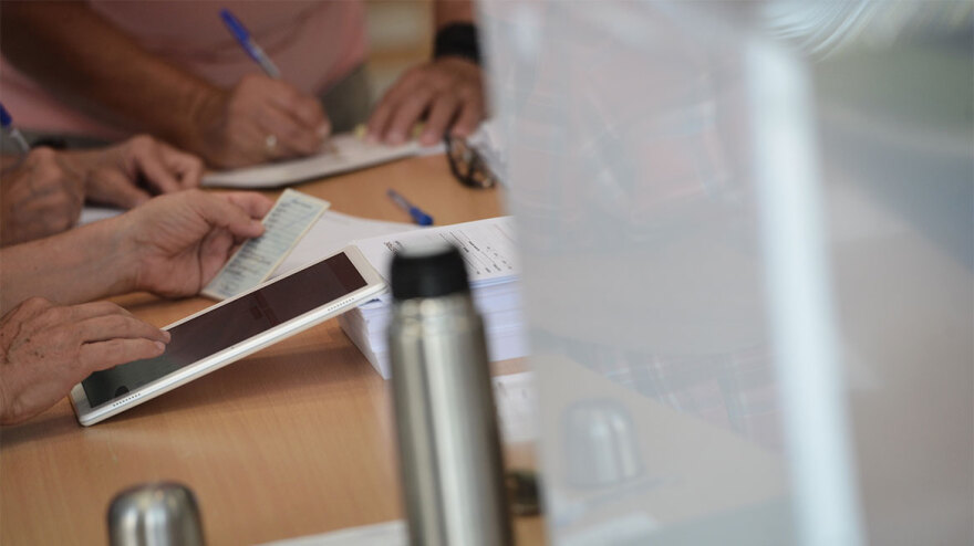 ΣΥΡΙΖΑ: Ψηφίζουν για νέο πρόεδρο - Μεγάλη συμμετοχή, πάνω από 20% είναι νέα μέλη